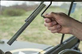 Mary Anderson invents the windshield wiper