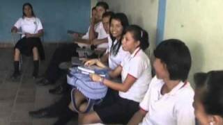 Se construyeron dos aulas, una vivienda para el maestro, seis letrinas y se adecuó un espacio para continuar la construcción.