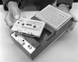 1963 inventado por la empresa Philips en 1963 SE INVENTA EL CASSETTE DE AUDIO