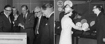 Godfrey Hounsfield y Allan Cormack desarrollan el TC en los Central Research Laboratories de EMI en Inglaterra.