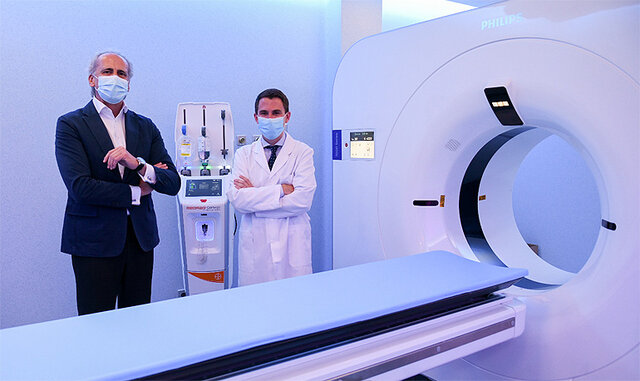 Se introduce la TC de 256 cortes, que permite la adquisición de imágenes de alta resolución en segundos.