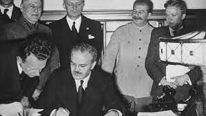 Rusia y Alemania firman un pacto, Hitler y Stalin firmaron un pacto de no agresión