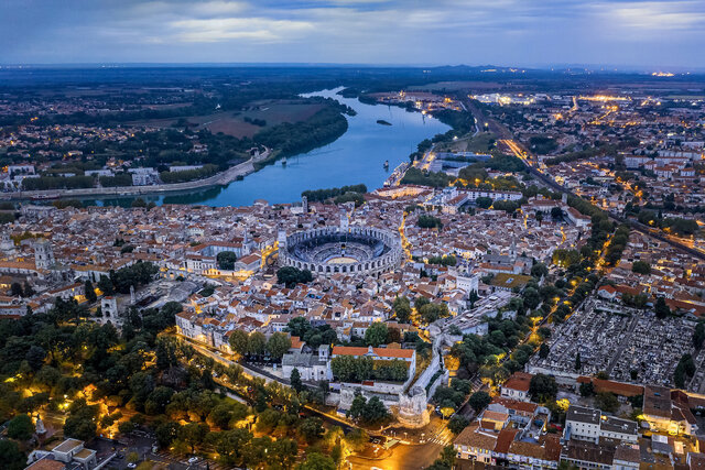 Van Gogh es muda a Arles, França