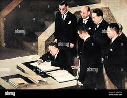 Tratado de San Francisco entre Japón y Estados Unidos donde se pone fin oficialmente a la guerra