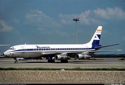 El accidente del avión de la compañía aérea española Aviaco en el Barranco del Rey, cerca de Adeje, causa la muerte de 148 personas en una de las mayores tragedias aéreas de la historia de España.