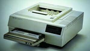 Primera impresora LaserJet