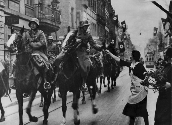 Alemania ocupa Renania.