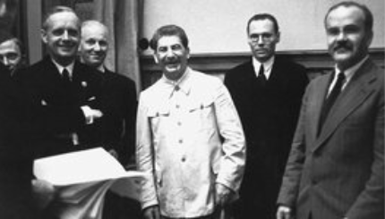 Pacto germano-soviético de no agresión.