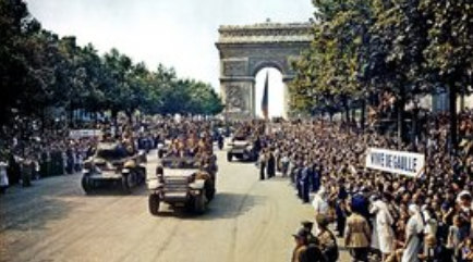 Los aliados liberan París.