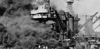 Atac japonès sobre Pearl Harbor. EUA entra en guerra