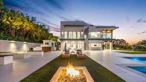 Buys a vacation home in Los Angeles