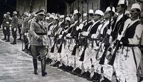 Italia ocupa Albania