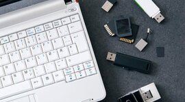 Timeline: Dispositivos de Almacenamiento por Hilton Armando Paulino Cabrera No. 13