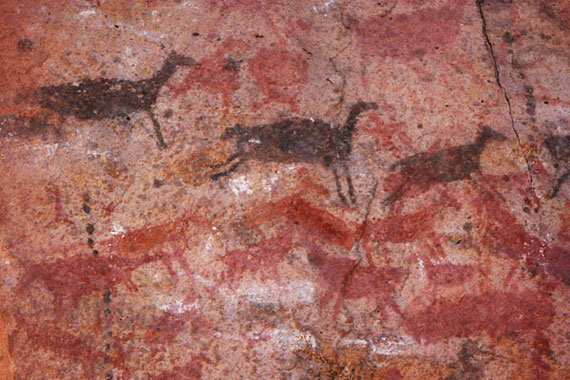 Algunas representaciones artísticas de la cueva de las manos