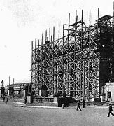 Inicio de la construcción de la catedral metropolitana (U4)