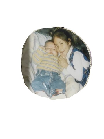 Posando para la foto con mi hermana