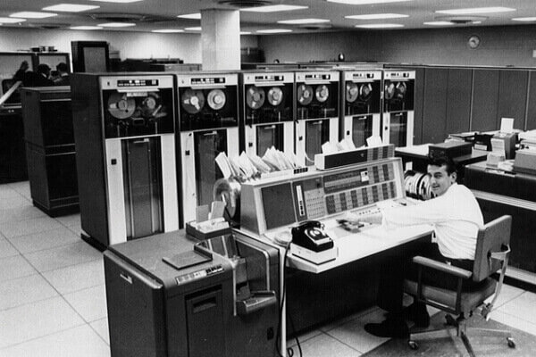 La primer aparición de la Web