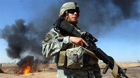 Coalizione internazionale inizia i bombardamenti