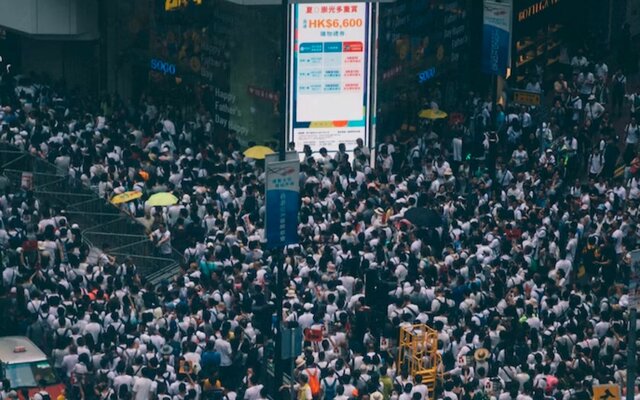 La población mundial alcanza los 3000 millones de habitantes.