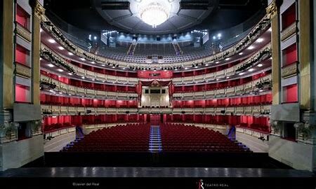 Se construyó el teatro leal