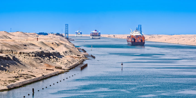 HUMANISMO EXÓTICO - INAUGURACIÓN CANAL SUEZ