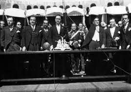 ELIAS CALLES Y PORTES GIL