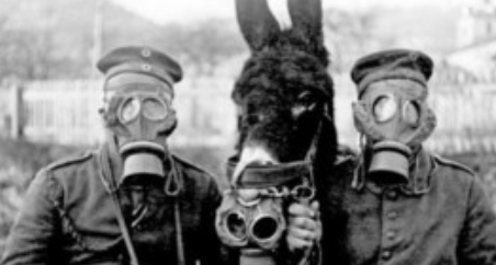 Gran Bretaña empieza a utilizar tanques y Austria gas veneno