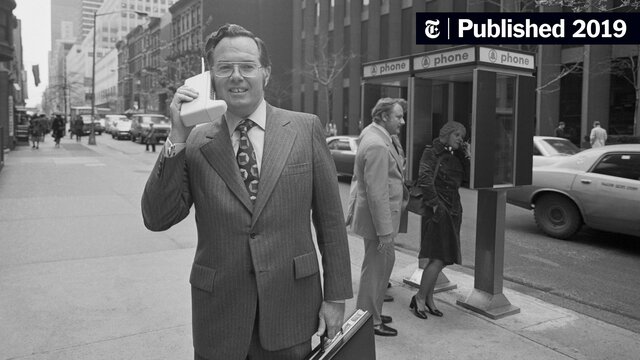 El primer teléfono inalámbrico o "teléfono ladrillo"