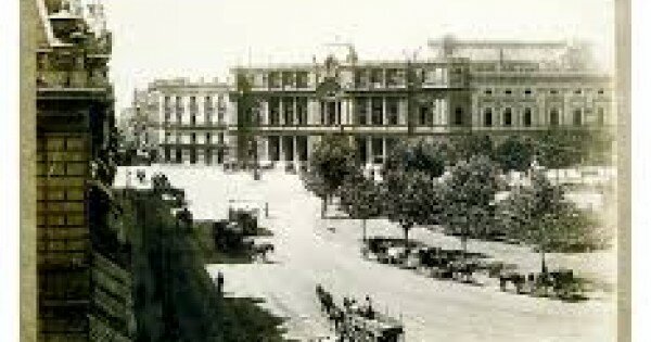 Manuel Belgrano fundo la escuela Náutica y la escuela de Matemáticas.