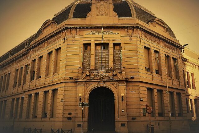 Escuela Normal de Paraná.