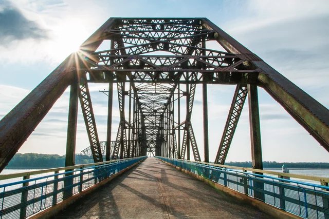 Julie and Robbin kerry are killed