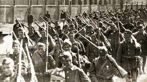 Soviets attempt to take Warsaw