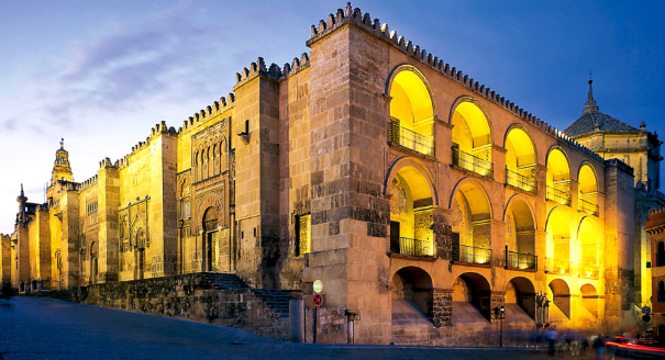 Comença la construcció de la Mesquita de Còrdova