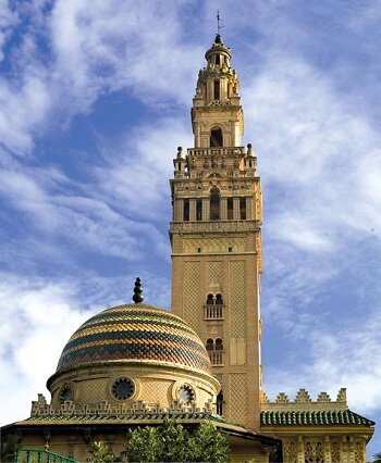 Comença a construir-se la Giralda de Sevilla