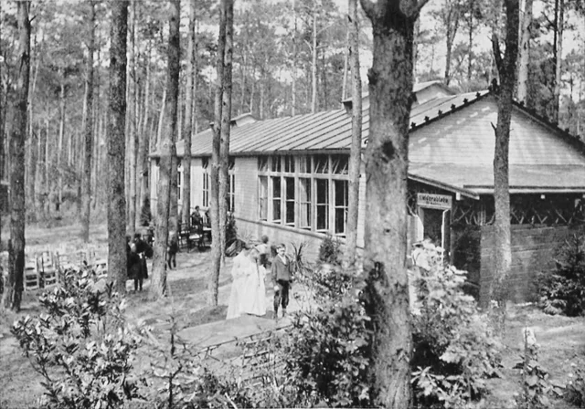 1904: The World's First Open-Air School Held Lessons