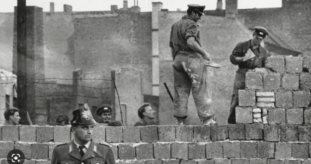 The Building of the Berlin Wall