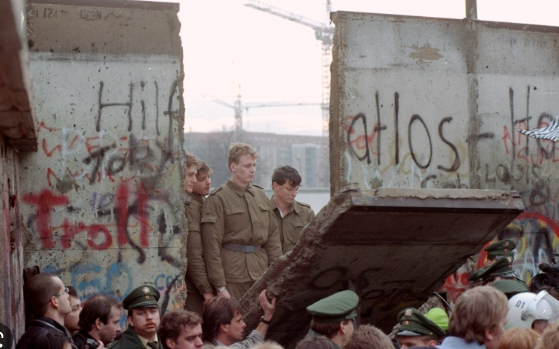 The Soviet Union Disbanded