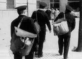 Los mensajeros o carteros