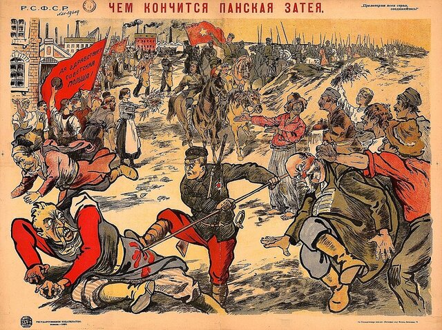 Trotsky organizes Red Guard to defend Petrograd