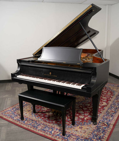 Pianos make it to America