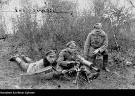 Soviets attempt to take Warsaw