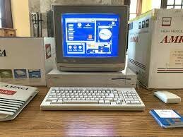 1985 (First Multimedia Computer (Amiga 1000))