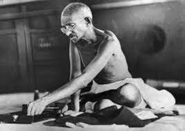 Gandhi en la carcel por segunda vez