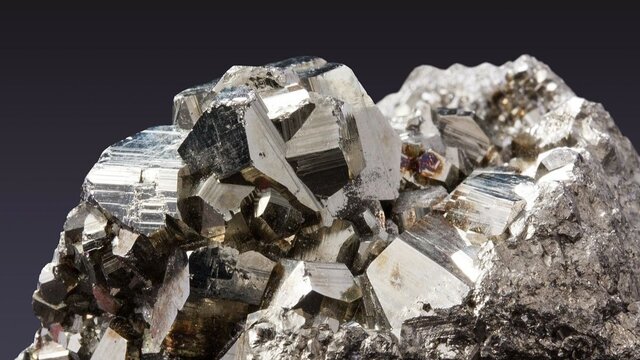 Nous materials per a la prehistòria el ferro. (els metalls)