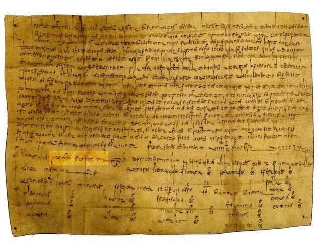 En la ciudad de Pérgamo se empieza a utilizar pergamino para la escritura.