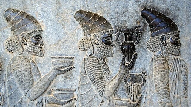 PERSIANI (844-480 a.C.)