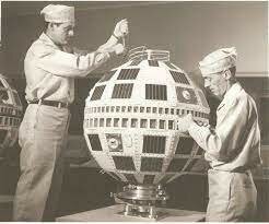 Trasmisión vía satélite