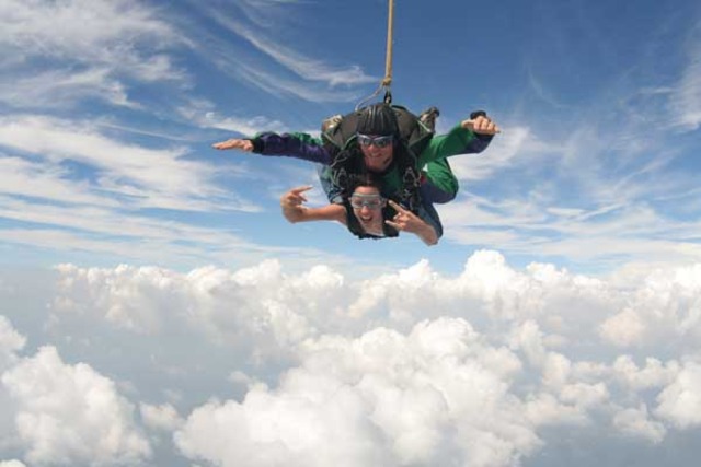 Jump out of an airplane