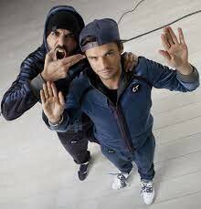 creation of his music group Casseurs Flowters with his friend Gringe