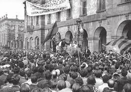 Franco deroga l'Estatut de Catalunya.